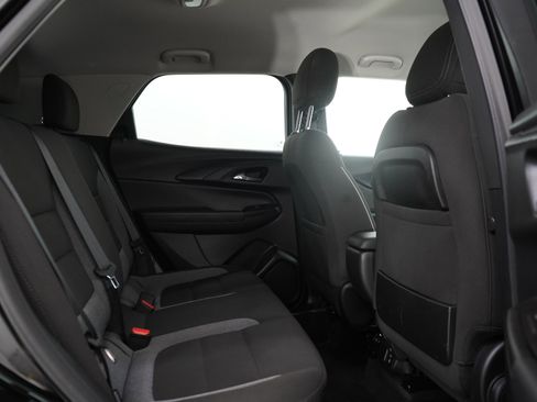 Used 2021 Chevrolet TrailBlazer LT w/ Convenience Package FWD image 12