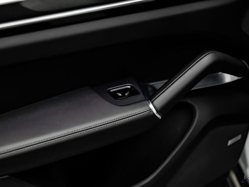 Used 2022 Porsche Cayenne Turbo image 95