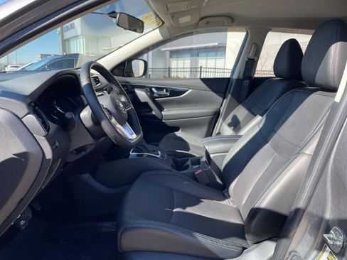 Used 2018 Nissan Rogue Sport SL image 11