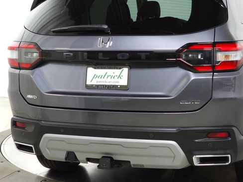 Used 2025 Honda Pilot Elite image 10