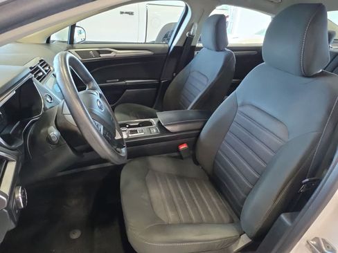 Used 2020 Ford Fusion SE FWD image 13