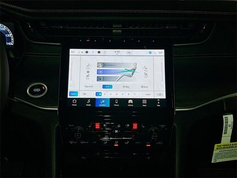 New 2025 Jeep Grand Cherokee Limited w/ Luxury Tech Group II image 8