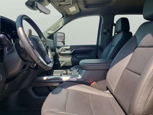 Used 2025 Chevrolet Silverado 2500 LTZ w/ LTZ Premium Package AWD/4WD image 18
