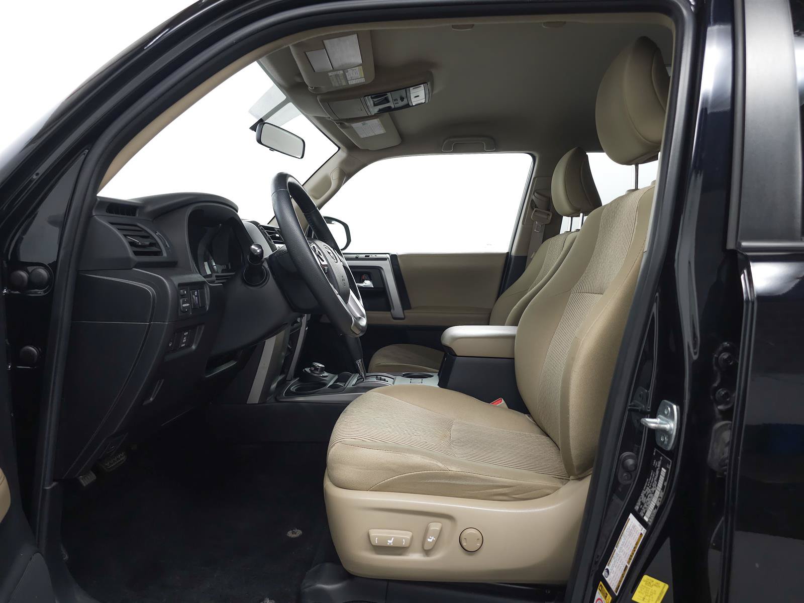 Certified 2016 Toyota 4Runner SR5 AWD/4WD image 4