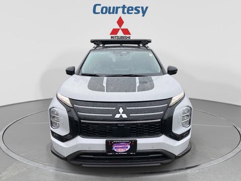 New 2026 Mitsubishi Outlander AWD image 2