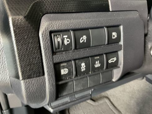 Used 2025 Toyota 4Runner Limited AWD/4WD image 18