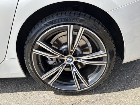 Used 2022 BMW 330i Sedan w/ Premium Package image 19