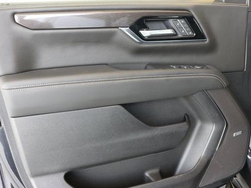 Used 2025 GMC Yukon XL Elevation AWD/4WD image 24