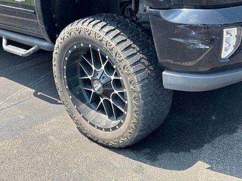 Used 2018 Chevrolet Silverado 1500 LT w/ All Star Edition AWD/4WD image 5