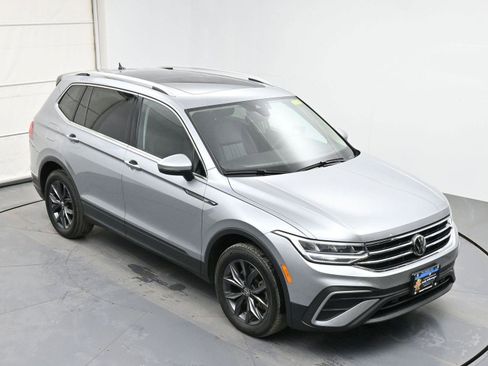 Used 2024 Volkswagen Tiguan SE image 35