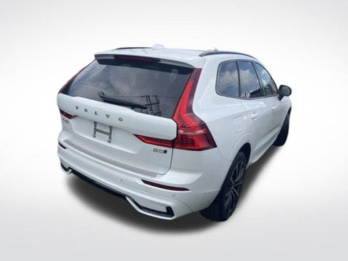 Used 2024 Volvo XC60 B5 Plus w/ Protection Package Premier AWD/4WD image 5