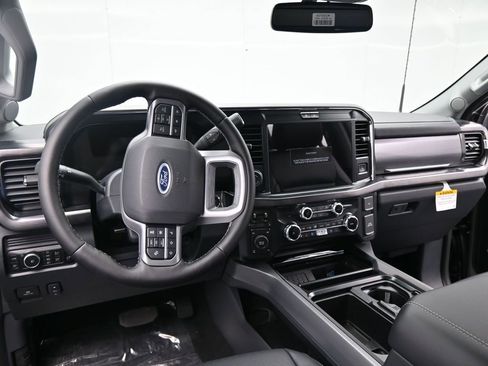 New 2026 Ford F250 Lariat w/ Black Appearance Package AWD/4WD image 11