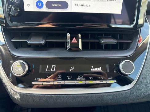 Used 2025 Toyota Corolla LE FWD image 16