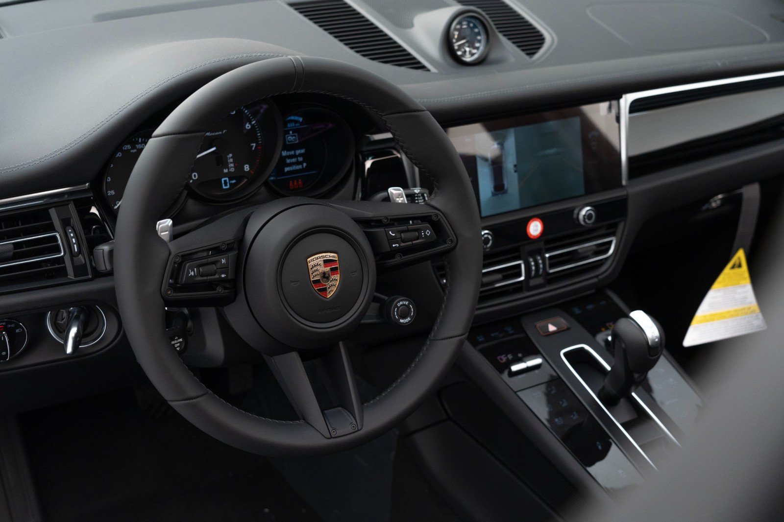 Certified 2025 Porsche Macan Turbo AWD/4WD image 20