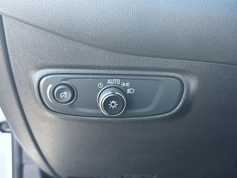 Certified 2023 Chevrolet Equinox LT image 24