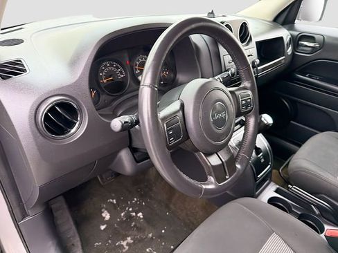 Used 2016 Jeep Patriot Latitude image 9