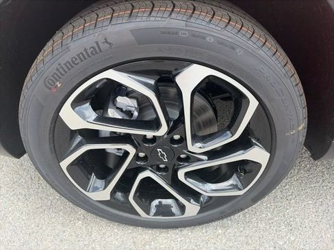 New 2026 Chevrolet Trax RS w/ Sunroof Package FWD image 10