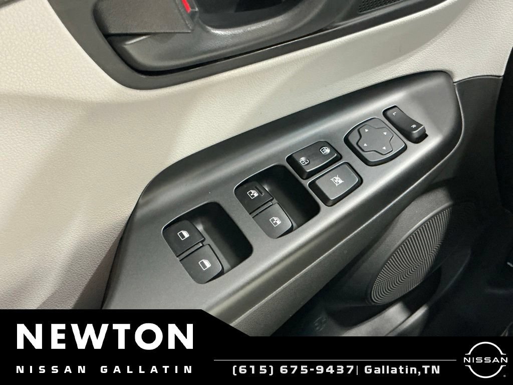 Used 2023 Hyundai Kona SEL AWD/4WD image 35