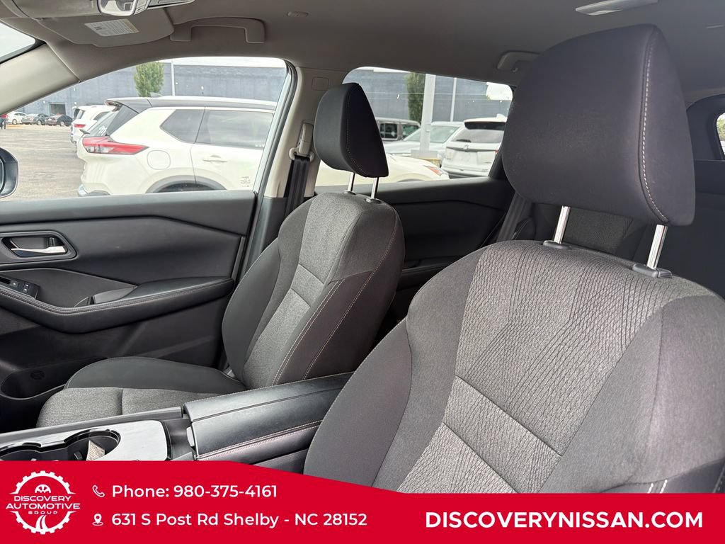 Certified 2024 Nissan Rogue SV FWD image 13