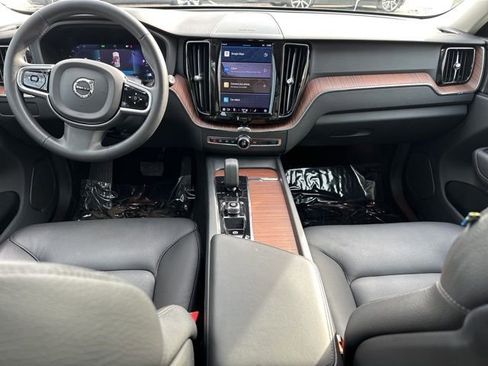 Certified 2023 Volvo XC60 B5 Plus image 15