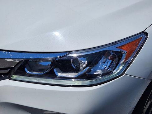 Used 2016 Honda Accord EX-L image 8
