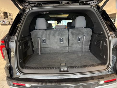 Used 2024 Chevrolet Traverse Z71 w/ Enhanced Driving Package image 25