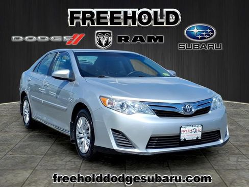 Used 2013 Toyota Camry LE w/ Preferred Accessory Pkg FWD image 1