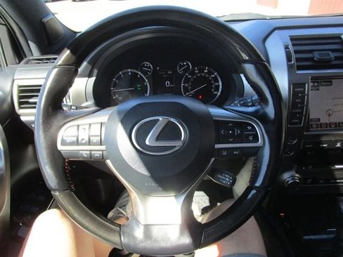 Used 2021 Lexus GX 460 Luxury w/ Off Road Package image 22