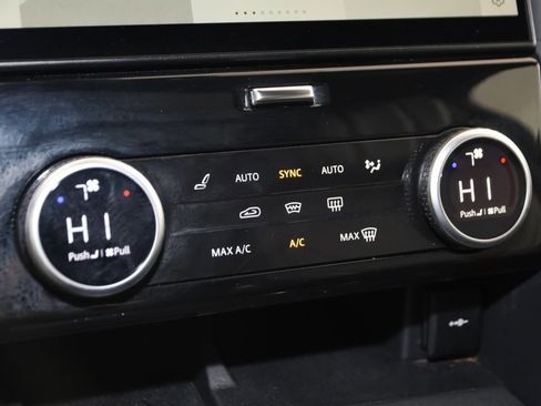 Used 2023 Land Rover Discovery S R-Dynamic image 31