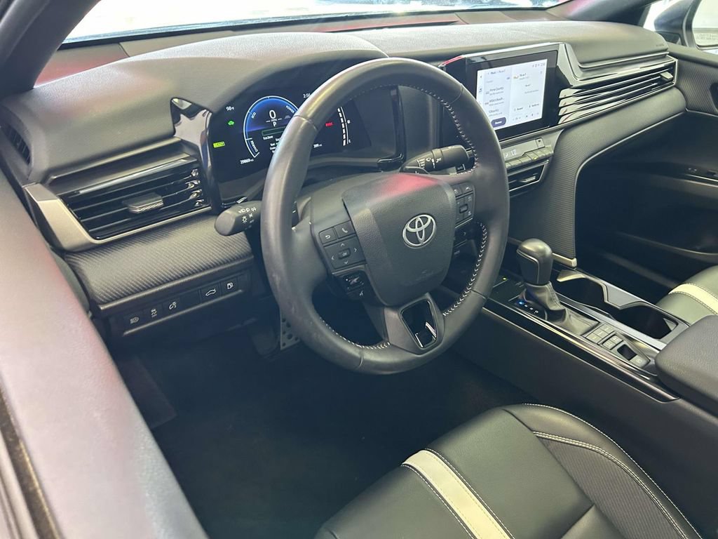 Used 2025 Toyota Camry SE w/ Convenience Package FWD image 13