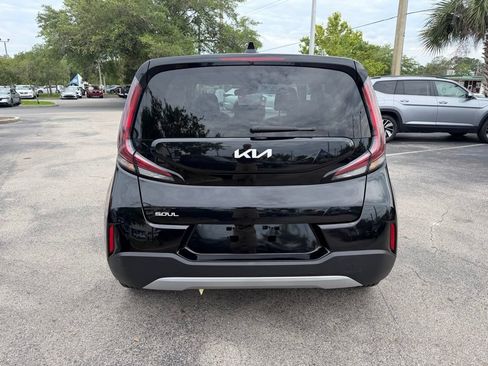 Used 2024 Kia Soul LX w/ Option Group 015 FWD image 5