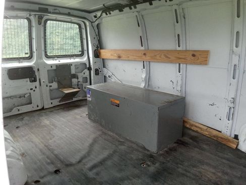 Used 2013 Chevrolet Express 2500 w/ Cold Climate Package image 21