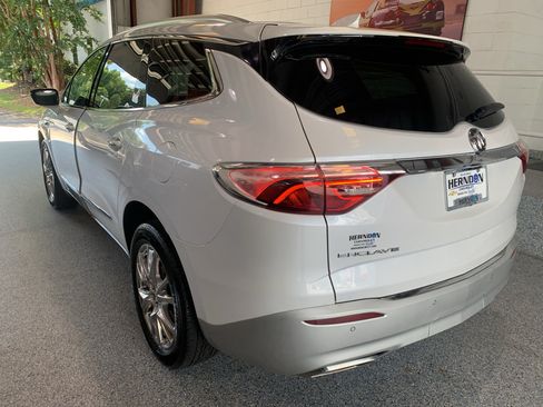 Used 2023 Buick Enclave Premium FWD image 6
