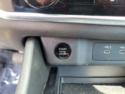 Used 2025 Nissan Rogue S FWD image 33