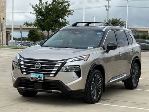 Used 2025 Nissan Rogue Platinum FWD image 6