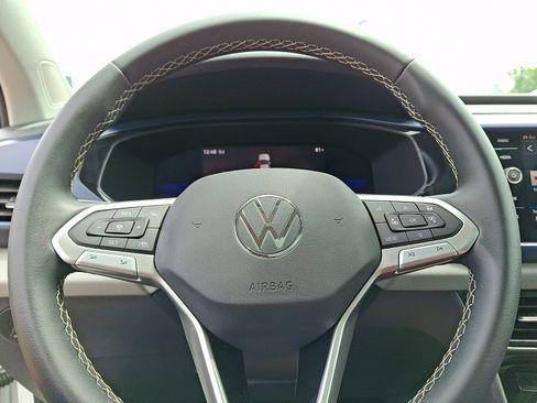 Used 2023 Volkswagen Taos SE w/ Panoramic Sunroof Package AWD/4WD image 20