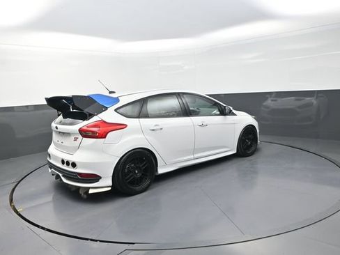 Used 2018 Ford Focus ST image 13