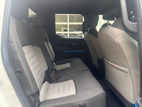 Used 2025 Toyota Tacoma TRD Off-Road image 38