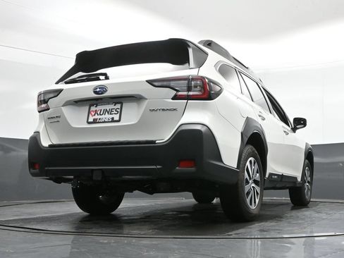 Used 2025 Subaru Outback Premium AWD/4WD image 39