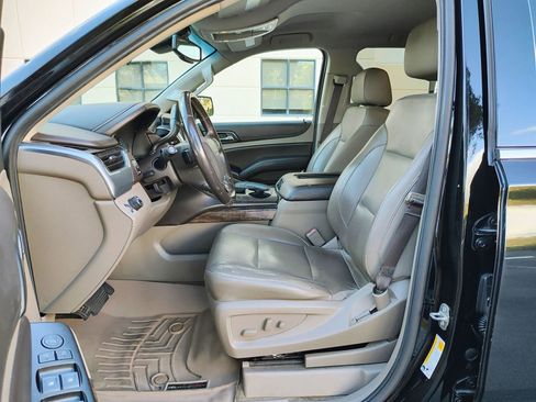 Used 2019 Chevrolet Suburban LT image 10