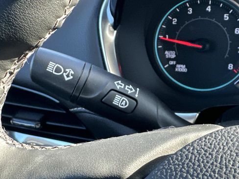 Certified 2023 Chevrolet Traverse LT w/ Rear Camera Mirror Package image 25