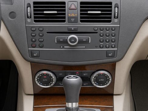 Used 2010 Mercedes-Benz C 350 Sport image 15