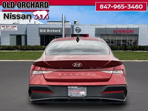 Used 2024 Hyundai Elantra SEL FWD image 6