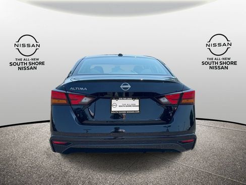 Used 2025 Nissan Altima 2.5 SV FWD image 6