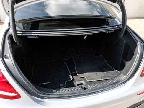 Used 2017 Mercedes-Benz E 300 image 54