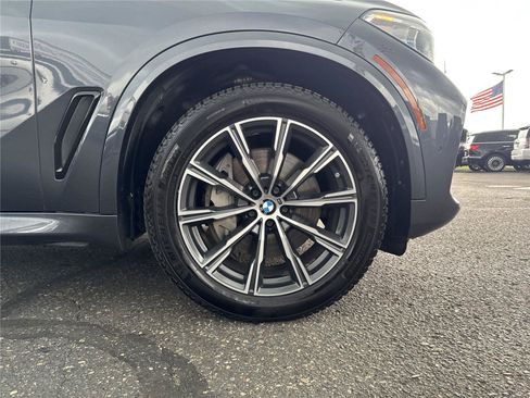 Used 2019 BMW X5 xDrive50i w/ M Sport Package AWD/4WD image 10