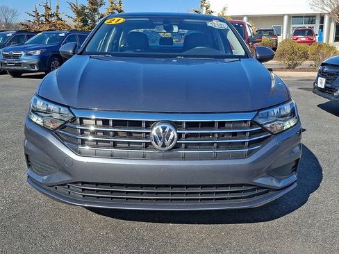 Used 2021 Volkswagen Jetta SE w/ SE Cold Weather Package image 2