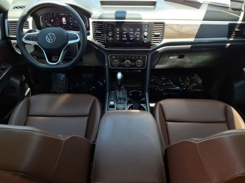 Certified 2023 Volkswagen Atlas SE w/ Panoramic Sunroof Package AWD/4WD image 27