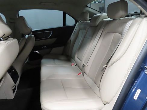 Used 2020 Lincoln Continental w/ Premium Package image 22