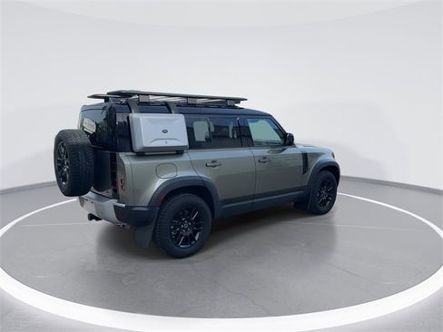 Used 2023 Land Rover Defender 110 SE image 7